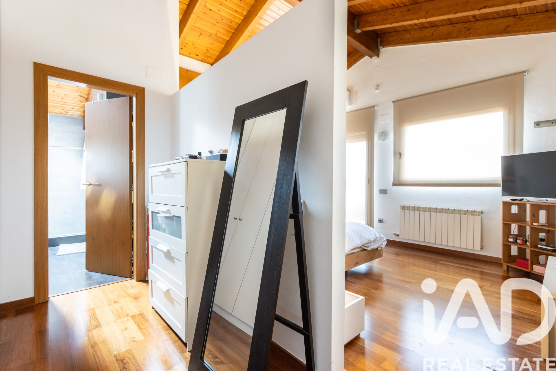 Radhus i Sant Cugat Del Valles, Barcelona, Spanien 4 sovrum, 274 kvm. Nr. 172405