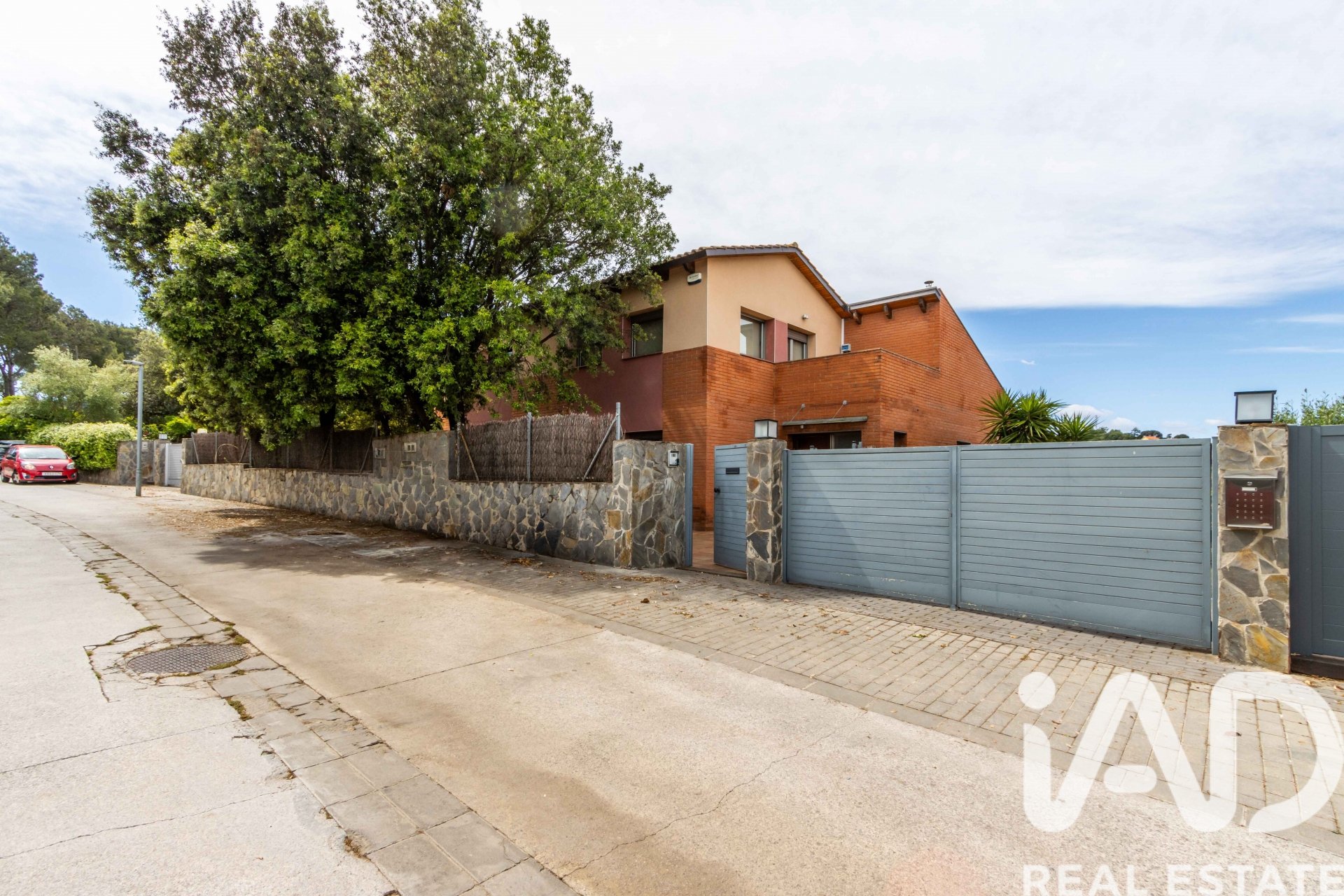 Radhus i Sant Cugat Del Valles, Barcelona, Spanien 4 sovrum, 274 kvm. Nr. 172405