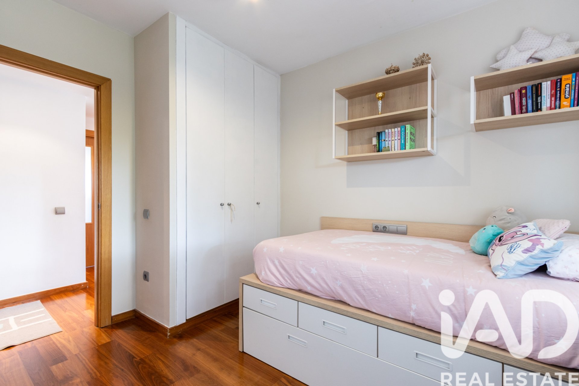 Radhus i Sant Cugat Del Valles, Barcelona, Spanien 4 sovrum, 274 kvm. Nr. 172405