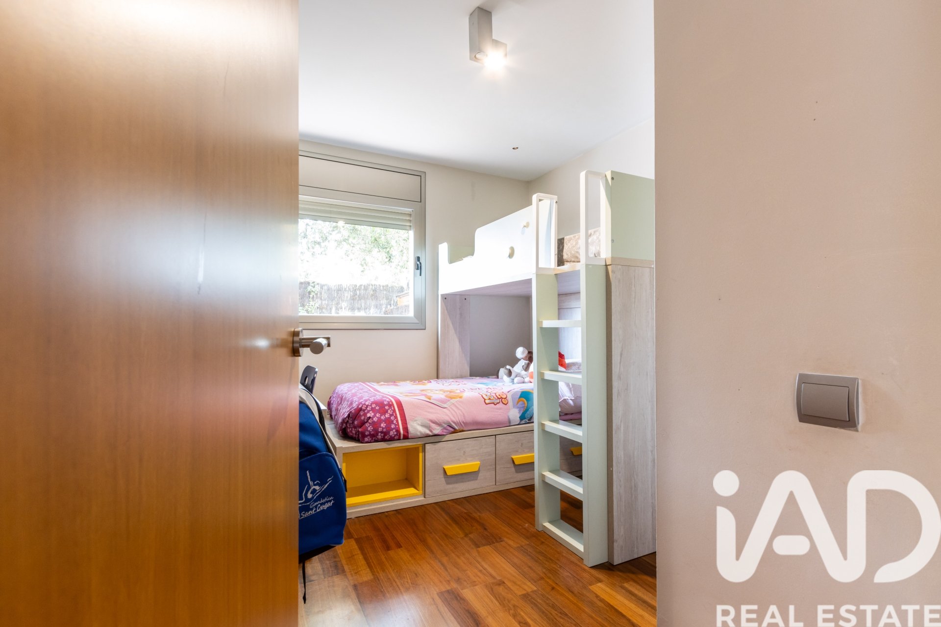 Radhus i Sant Cugat Del Valles, Barcelona, Spanien 4 sovrum, 274 kvm. Nr. 172405
