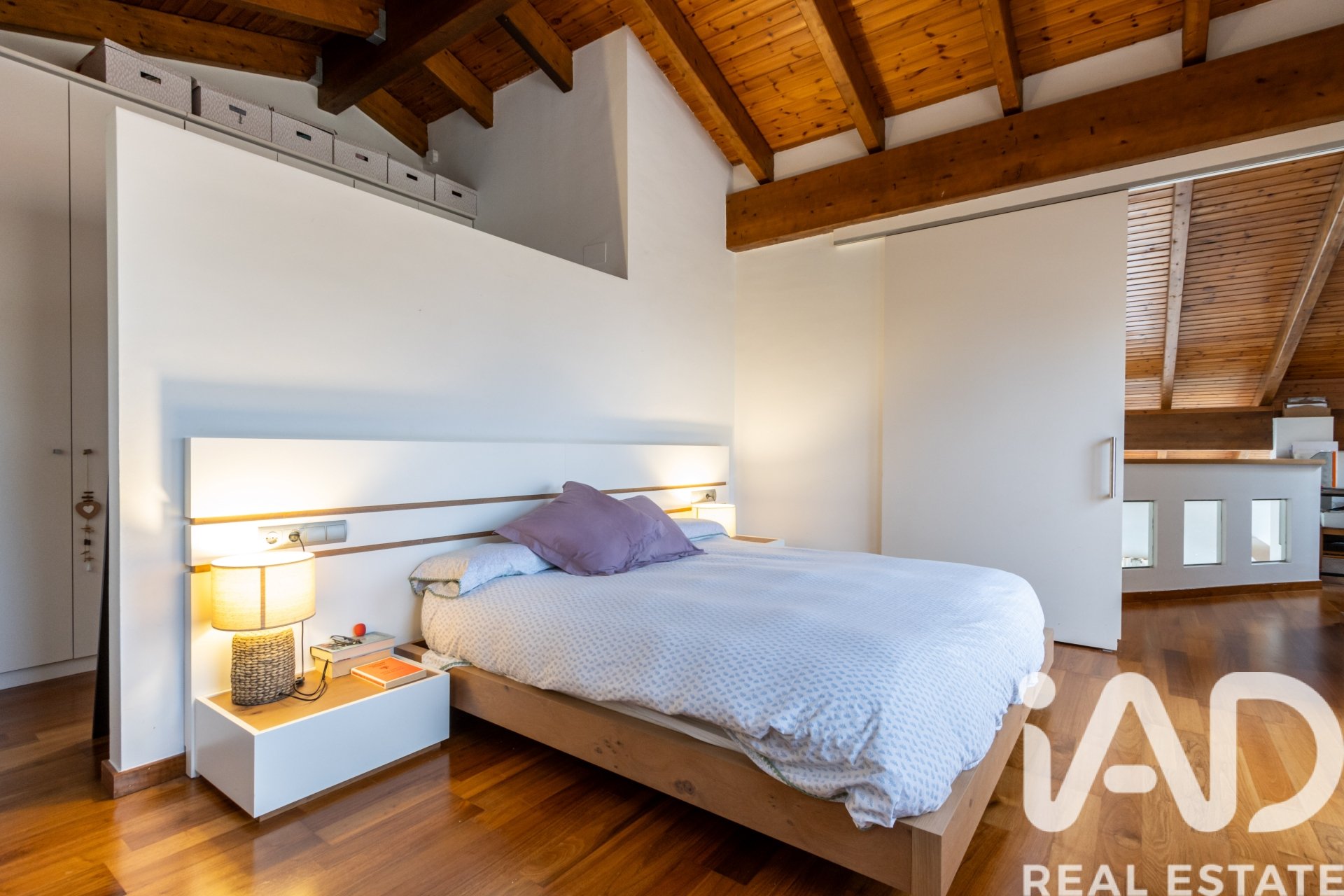 Radhus i Sant Cugat Del Valles, Barcelona, Spanien 4 sovrum, 274 kvm. Nr. 172405