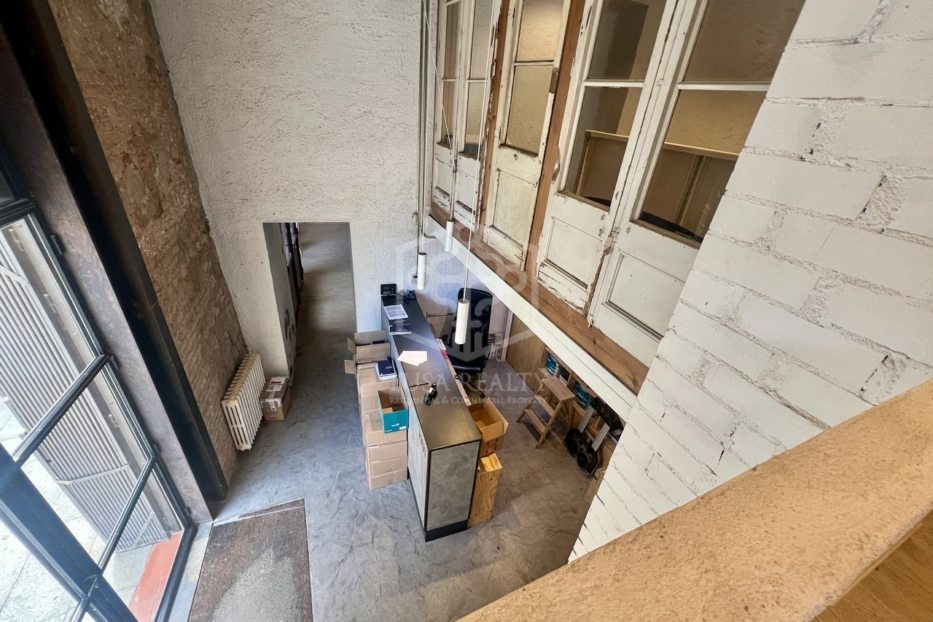 Commercial property à Barcelona, Espagne 184 m2 No. 133236