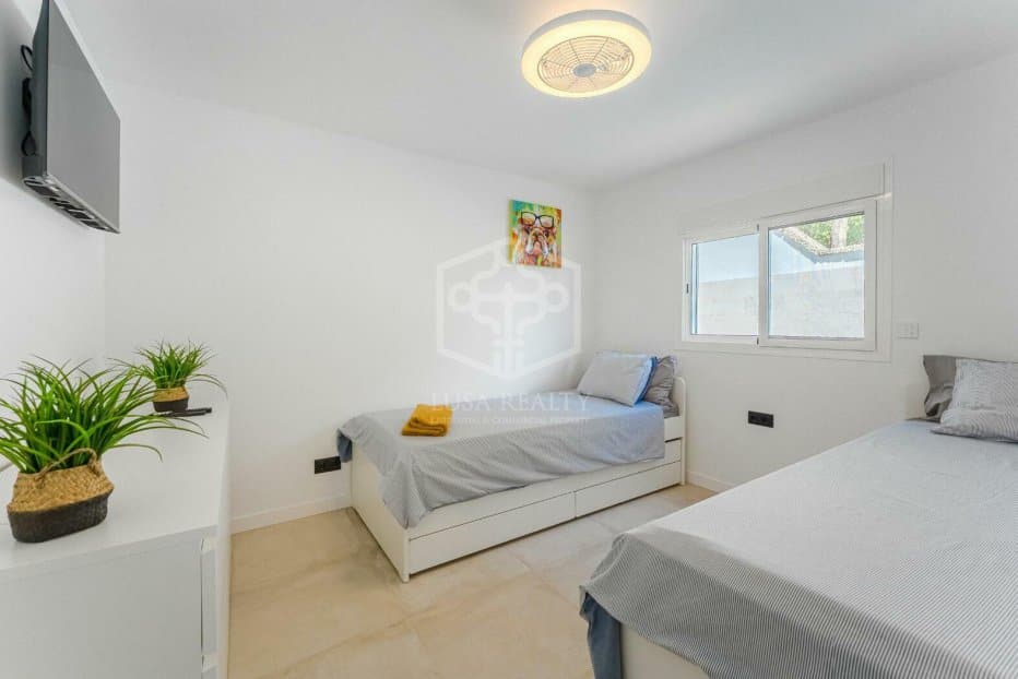 Villa en Adeje, Tenerife, España 5 dormitorios, 248 m2 No. 133239