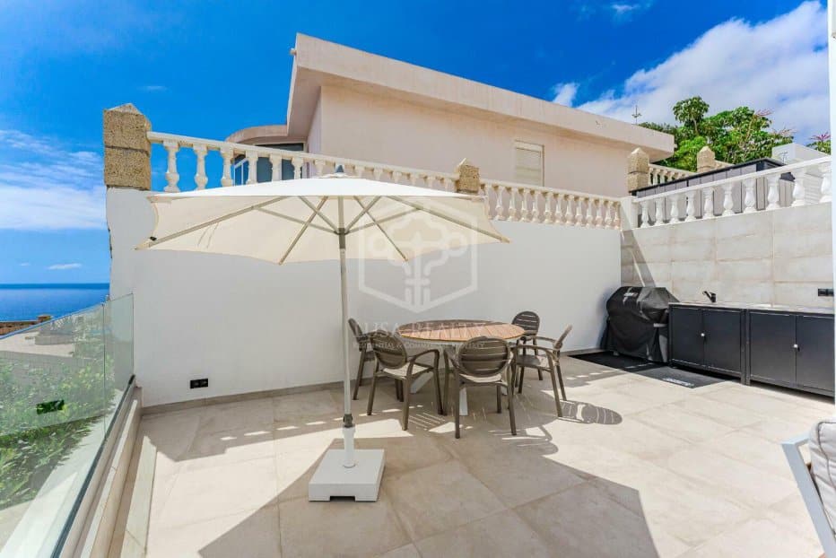 Villa en Adeje, Tenerife, España 5 dormitorios, 248 m2 No. 133239