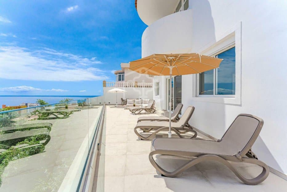 Villa en Adeje, Tenerife, España 5 dormitorios, 248 m2 No. 133239