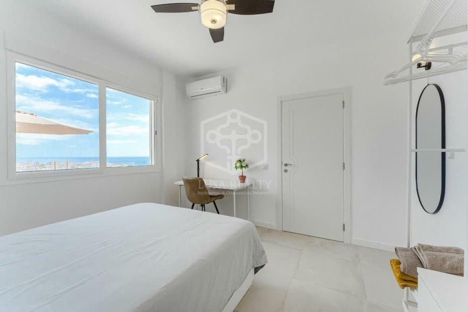 Villa en Adeje, Tenerife, España 5 dormitorios, 248 m2 No. 133239