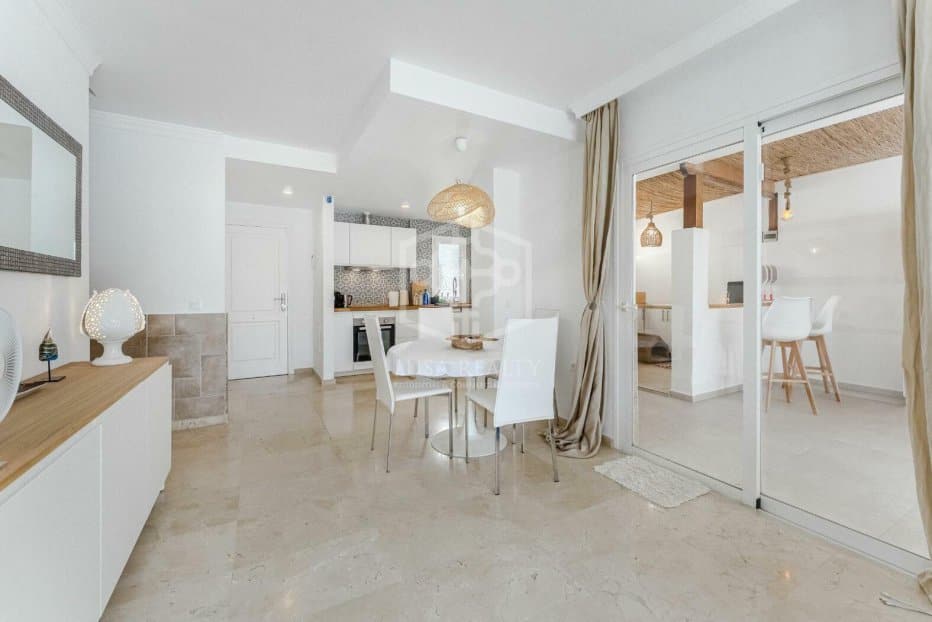 Villa in Adeje, Tenerife, Spain 3 bedrooms, 294 sq.m. No. 133240