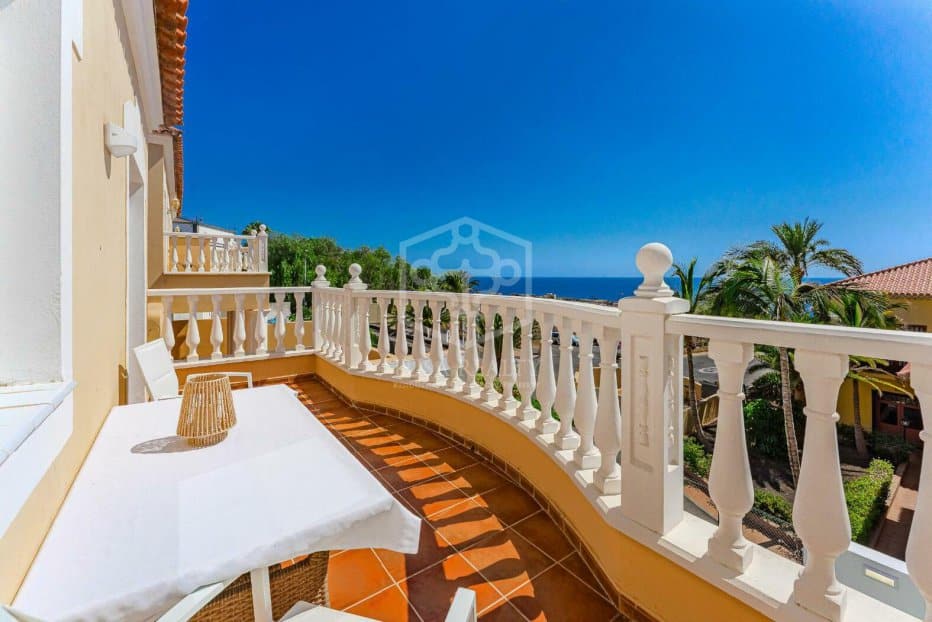 Villa in Adeje, Tenerife, Spain 3 bedrooms, 294 sq.m. No. 133240