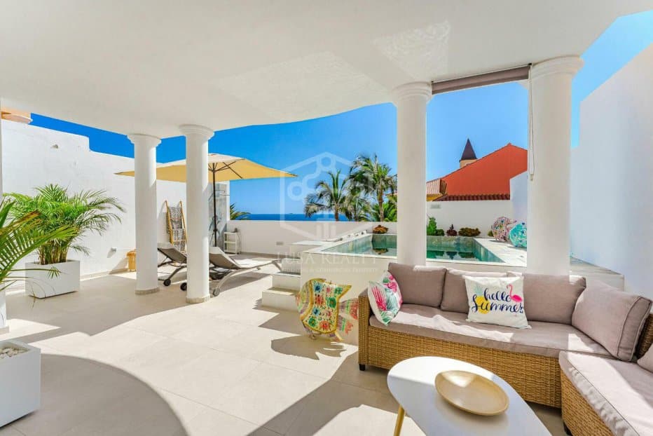 Villa in Adeje, Tenerife, Spain 3 bedrooms, 294 sq.m. No. 133240