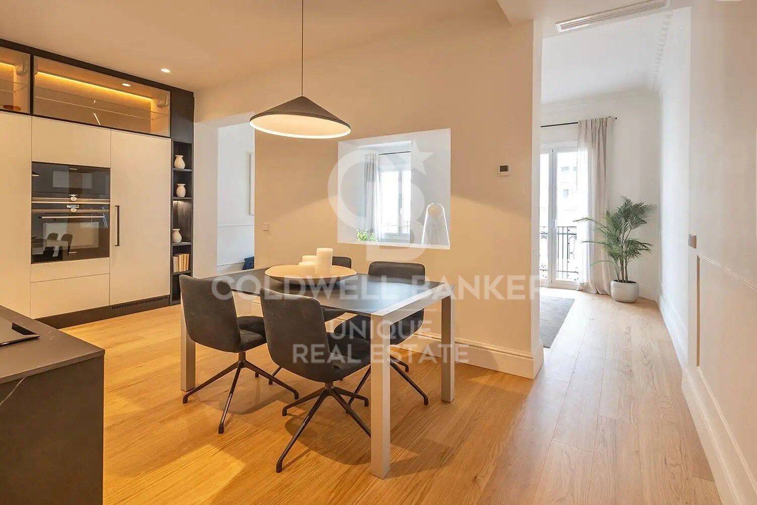 Apartment à Madrid, Espagne 1 chambre, 104 m2 No. 156765