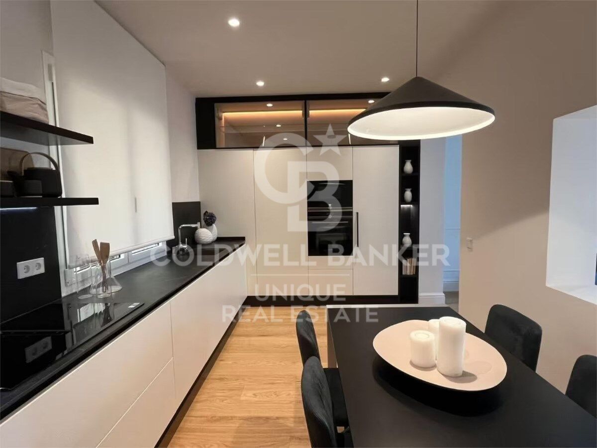 Apartment à Madrid, Espagne 1 chambre, 104 m2 No. 156765