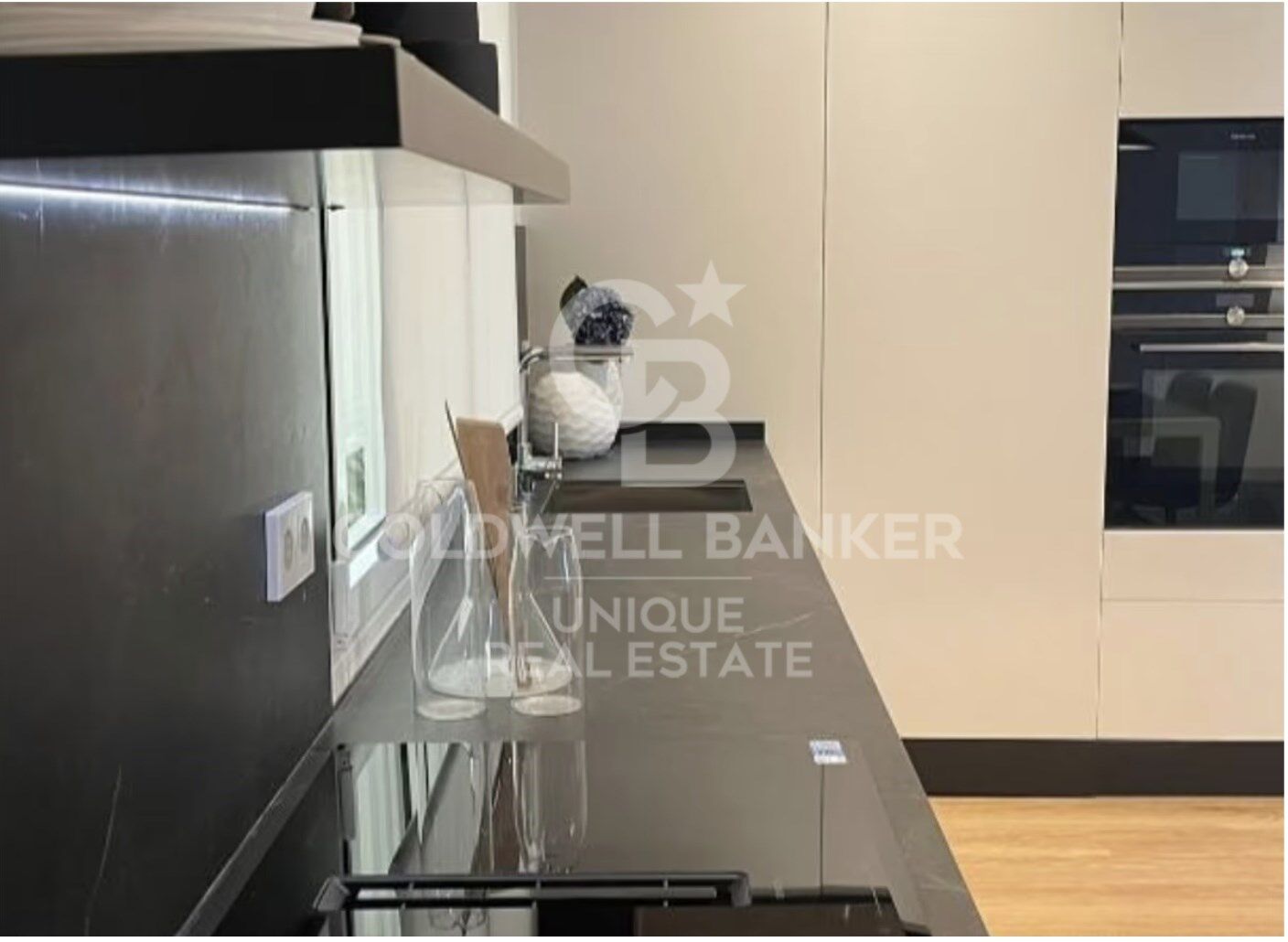 Apartment à Madrid, Espagne 1 chambre, 104 m2 No. 156765