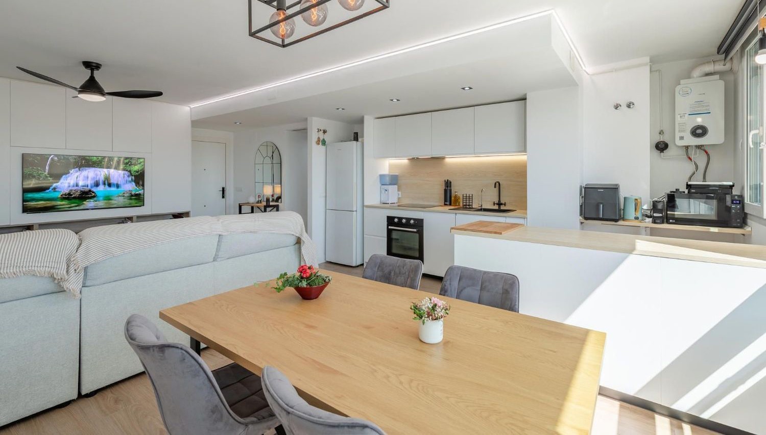 Apartment in San Juan, Alicante, Spain 2 bedrooms, 69 sq.m. No. 138325