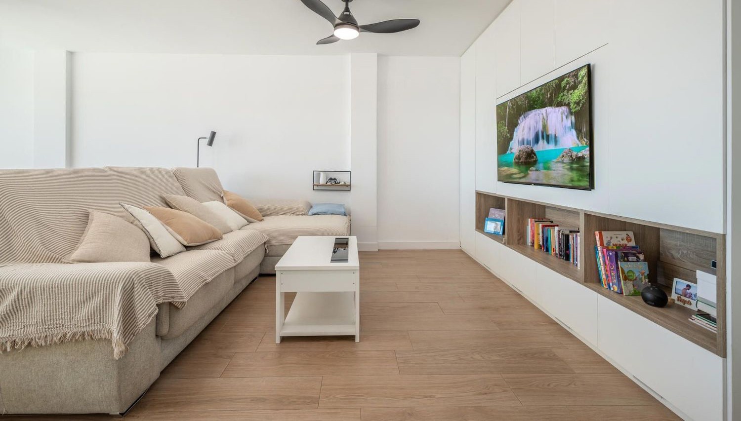 Apartment in San Juan, Alicante, Spain 2 bedrooms, 69 sq.m. No. 138325