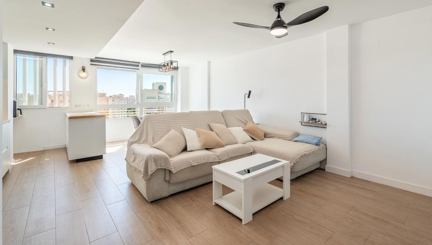 Apartment in San Juan, Alicante, Spain 2 bedrooms, 69 sq.m. No. 138325