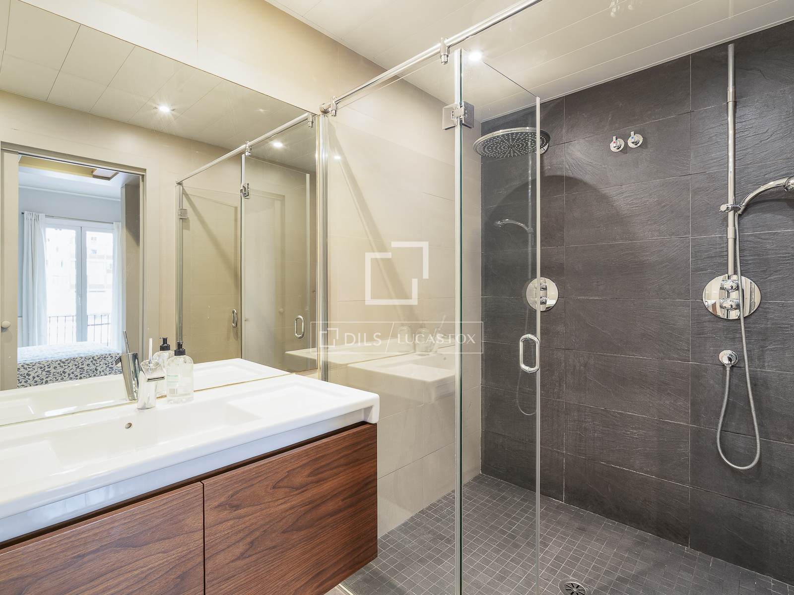 Dzīvoklis Barcelona, Spānijā 2 istabas, 71 m2 Nr. 150435