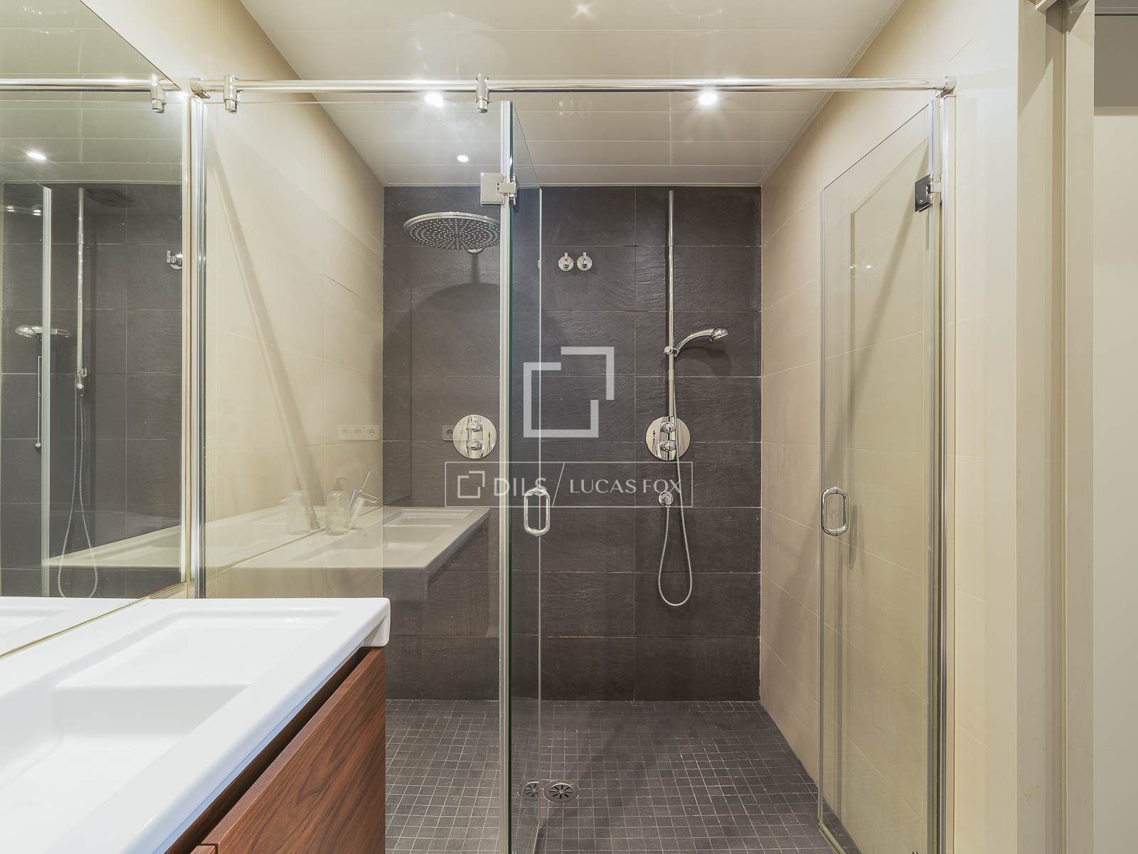 Dzīvoklis Barcelona, Spānijā 2 istabas, 71 m2 Nr. 150435