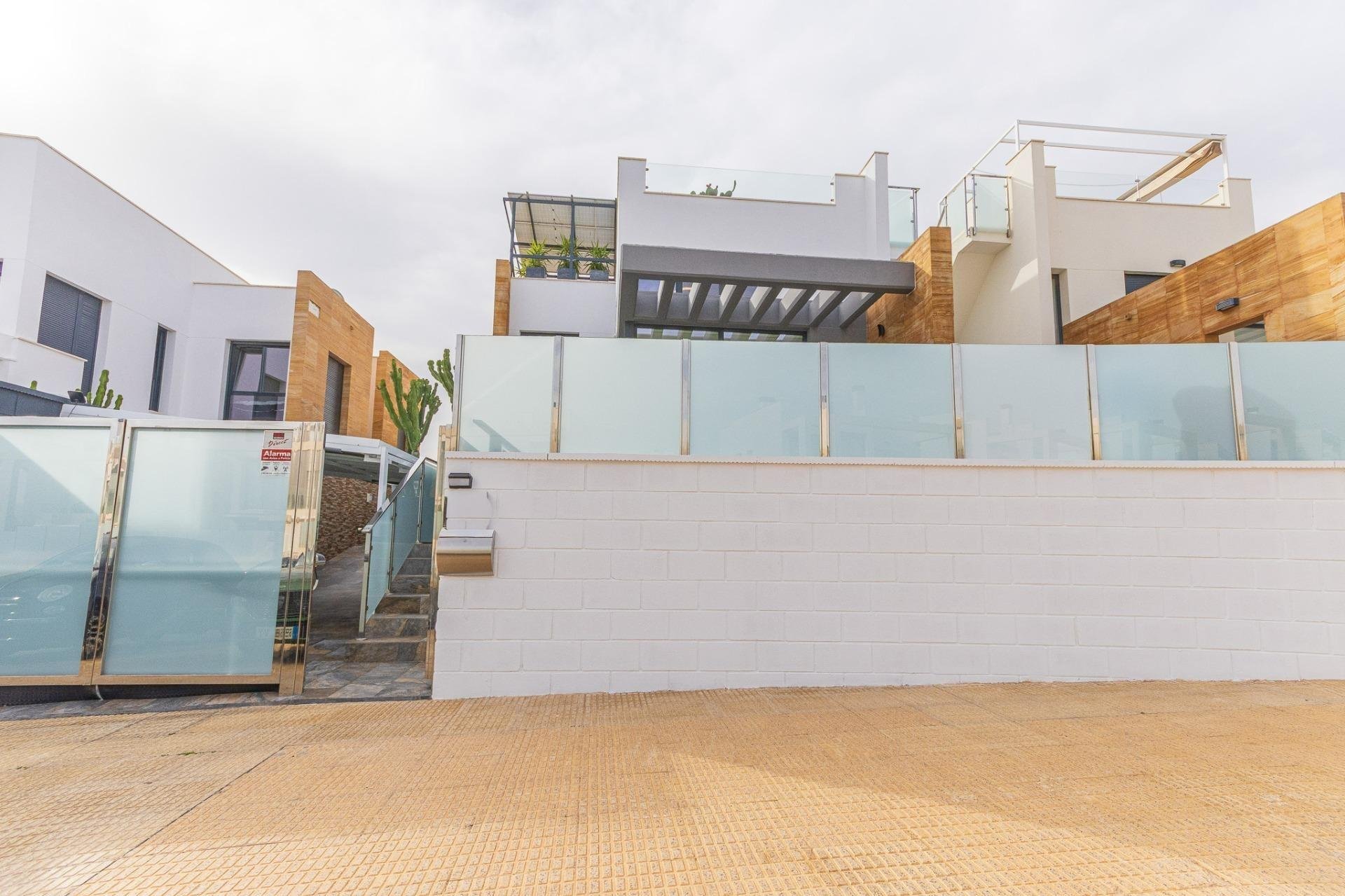 Villa in Cabo Roig, Alicante, Spain 3 bedrooms, 130 sq.m. No. 148743