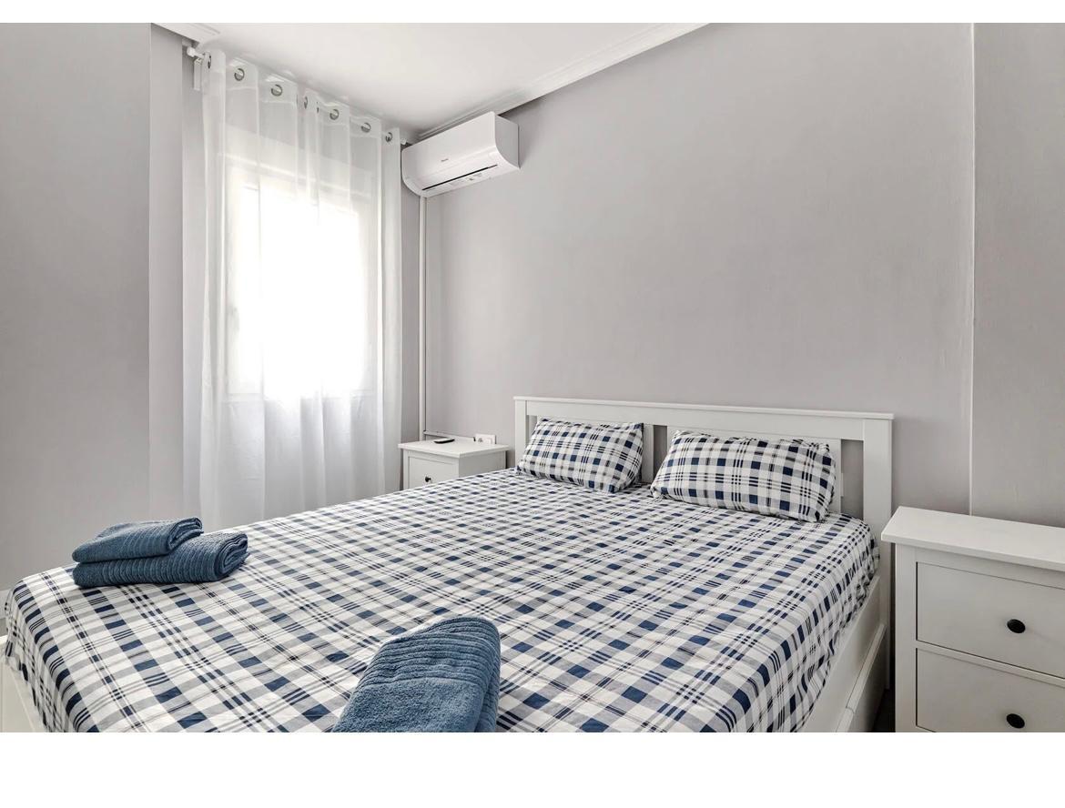 Apartment à Torrevieja, Alicante, Espagne 75 m2 No. 177505