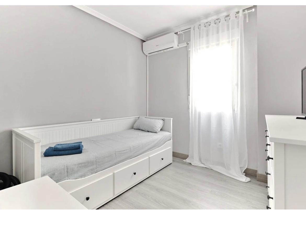 Apartment à Torrevieja, Alicante, Espagne 75 m2 No. 177505