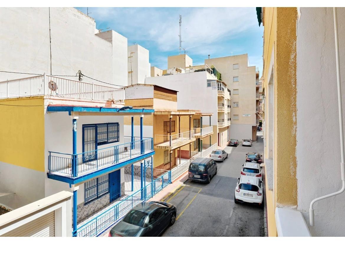 Apartment à Torrevieja, Alicante, Espagne 75 m2 No. 177505