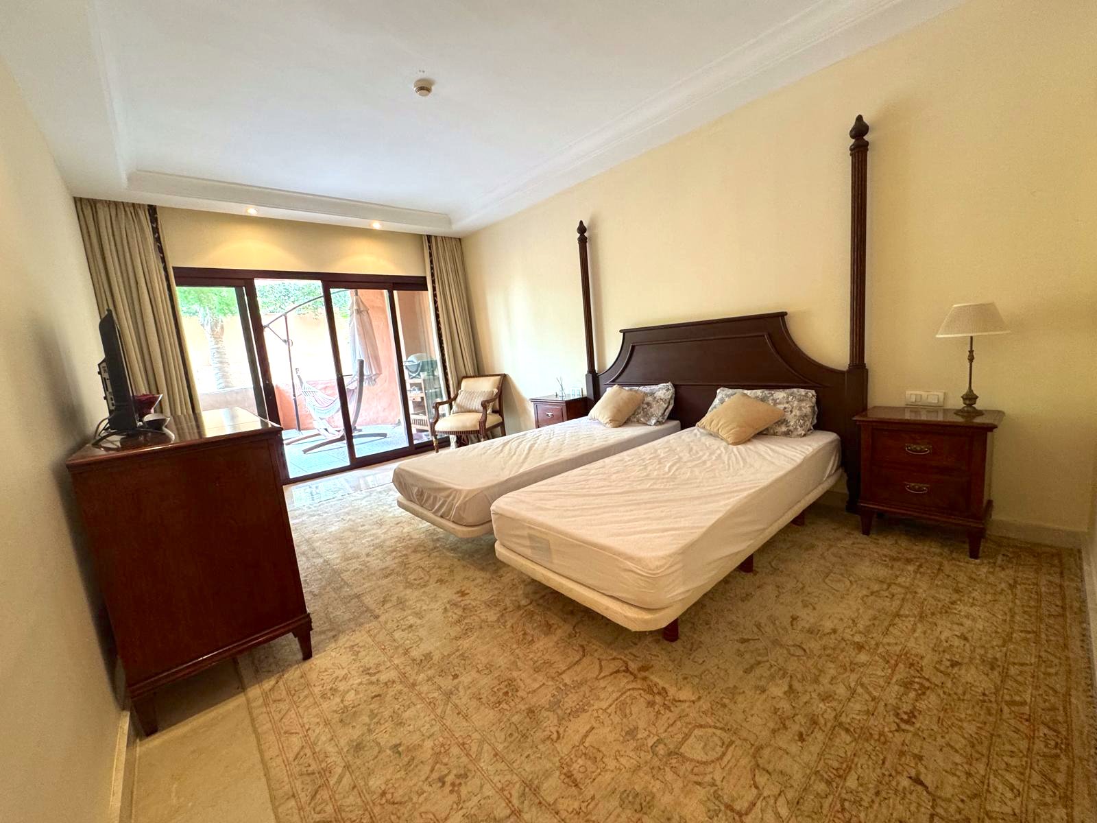 Apartamento en Estepona, Málaga, España 2 dormitorios, 210 m2 No. 166132