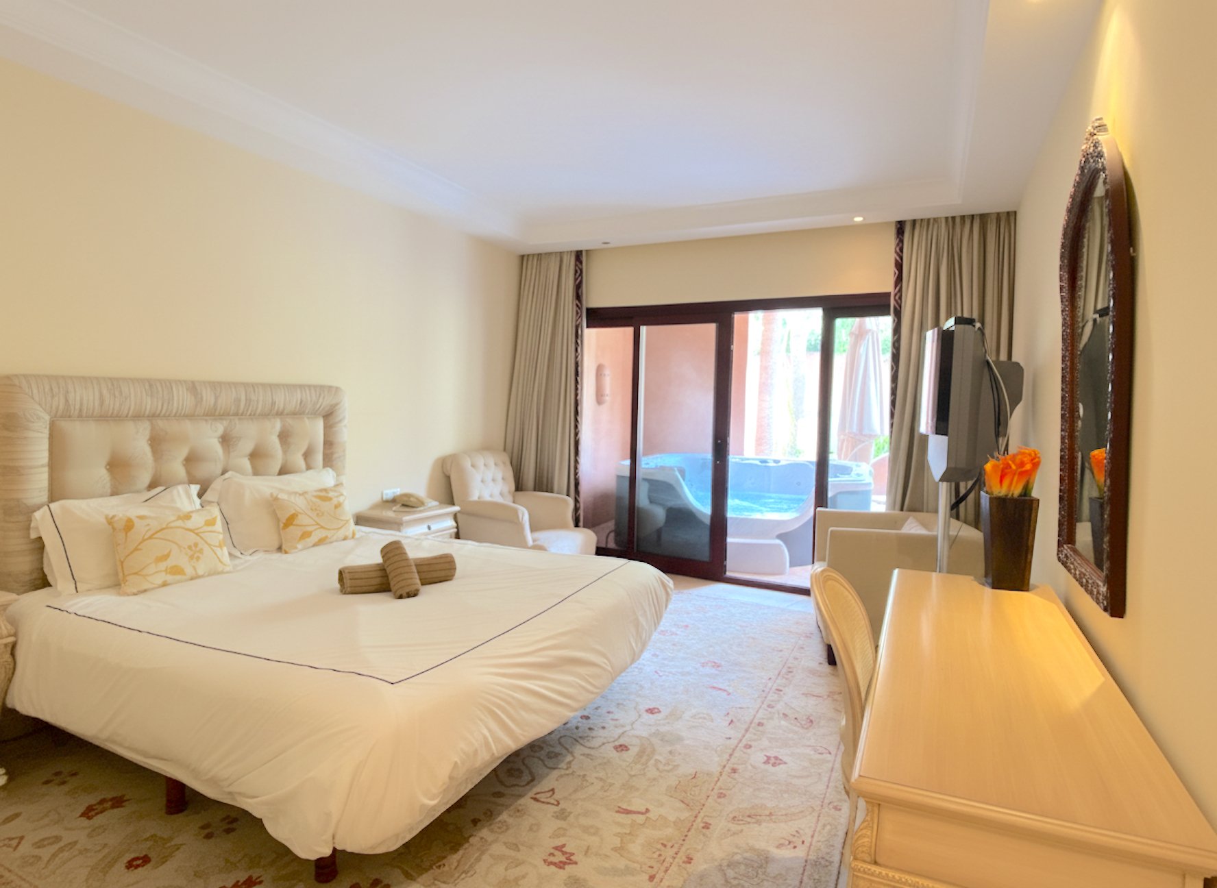 Apartamento en Estepona, Málaga, España 2 dormitorios, 210 m2 No. 166132