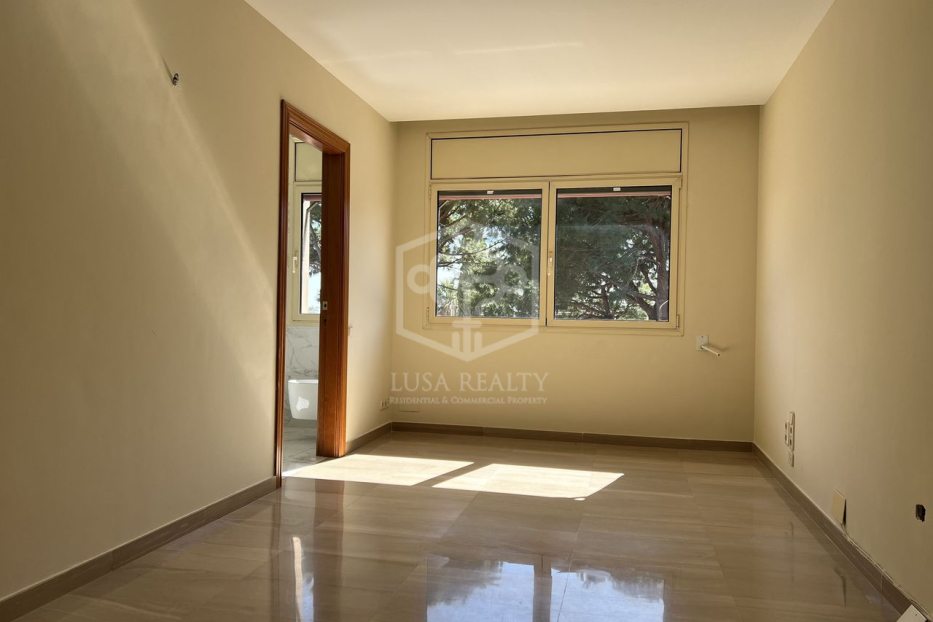 Villa in Barcelona, Spain 4 bedrooms, 600 sq.m. No. 138701