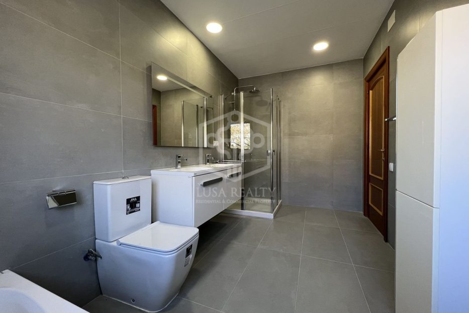 Villa in Barcelona, Spain 4 bedrooms, 600 sq.m. No. 138701