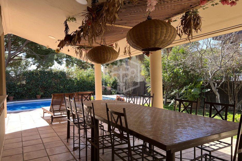 Villa in Barcelona, Spain 4 bedrooms, 600 sq.m. No. 138701