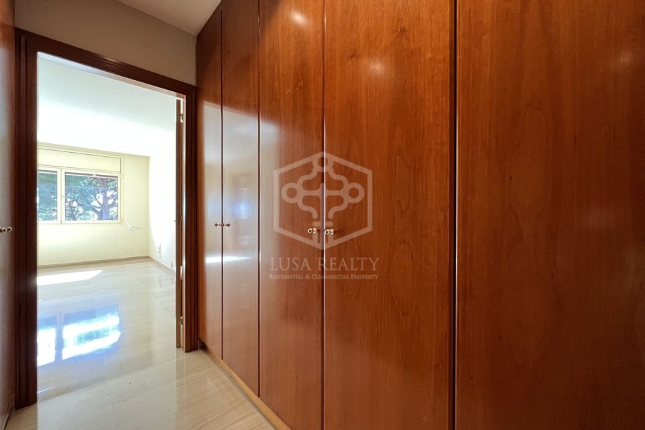 Villa in Barcelona, Spain 4 bedrooms, 600 sq.m. No. 138701