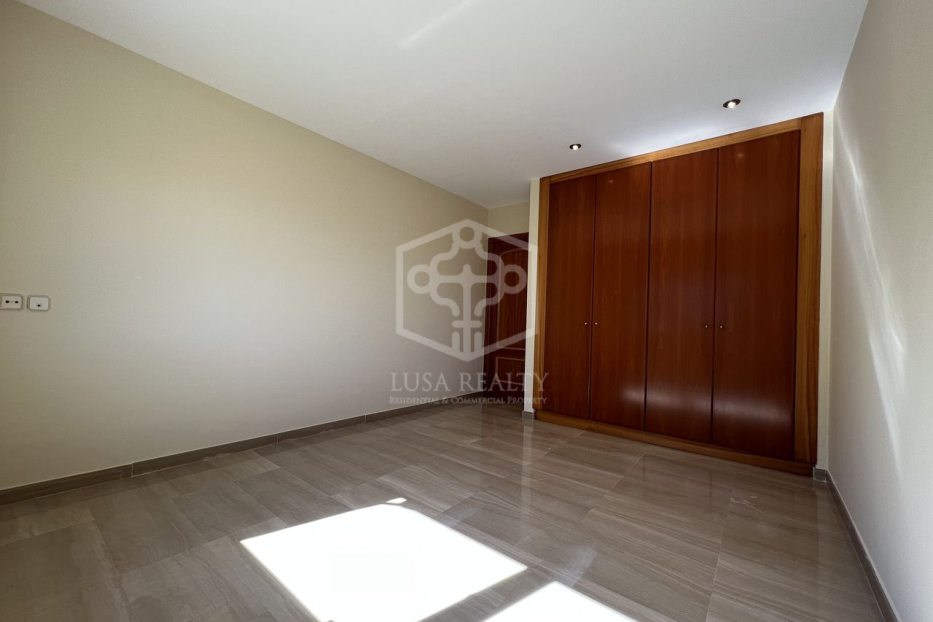 Villa in Barcelona, Spain 4 bedrooms, 600 sq.m. No. 138701