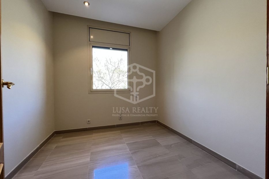 Villa in Barcelona, Spain 4 bedrooms, 600 sq.m. No. 138701