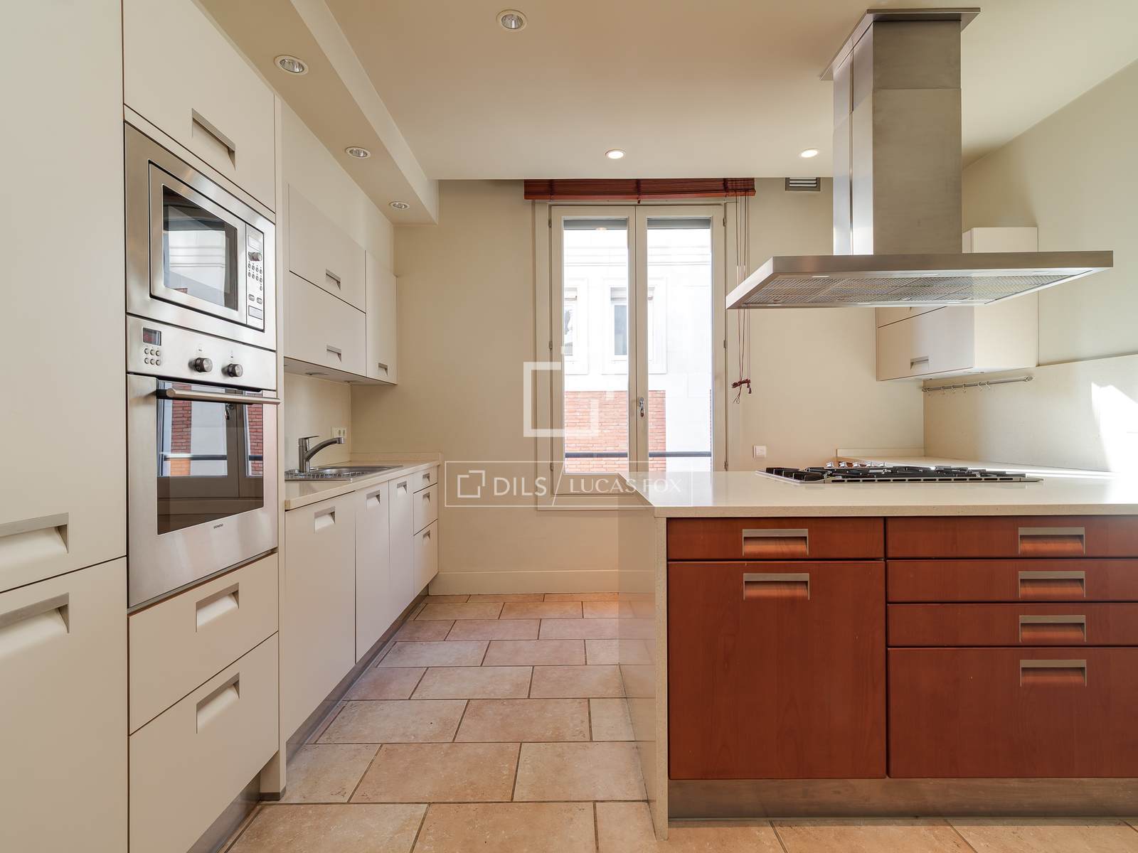 Appartamento a Barcelona, Spagna 4 camere da letto, 256 mq. N° 196229