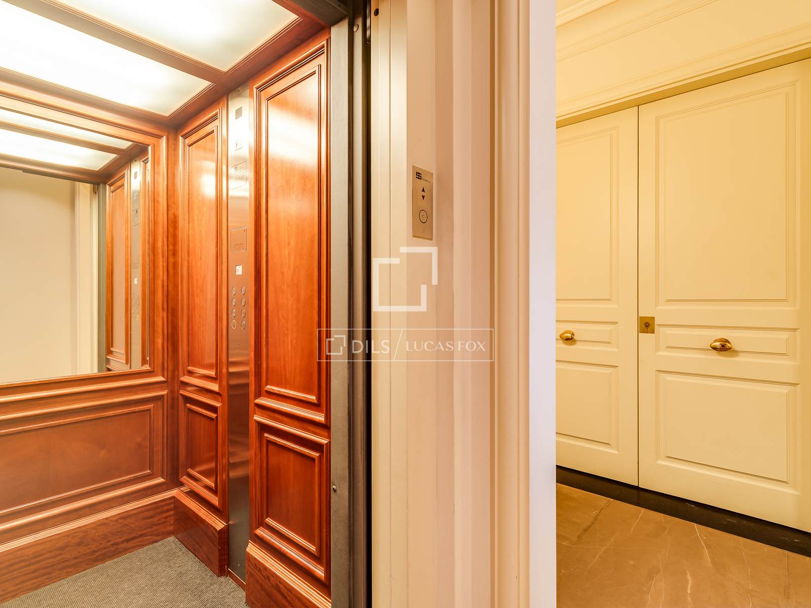 Appartamento a Barcelona, Spagna 4 camere da letto, 256 mq. N° 196229