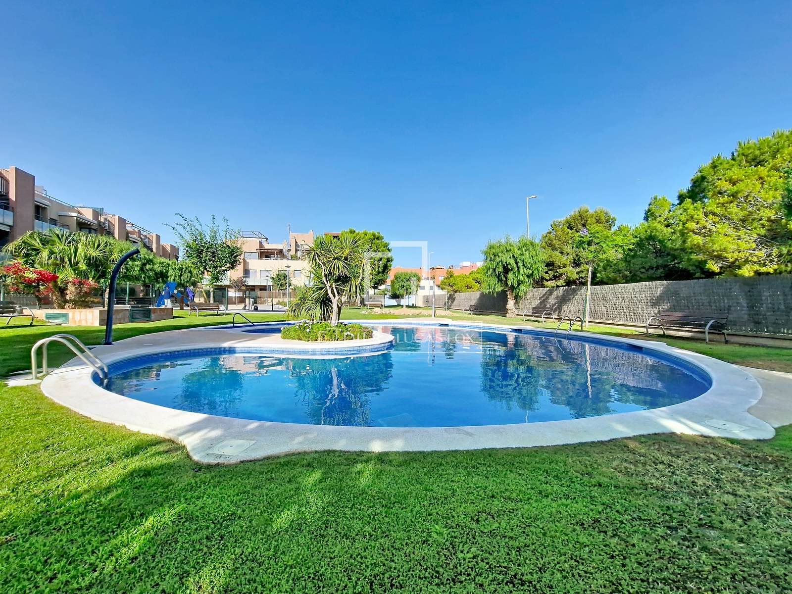 Dzīvoklis Cubelles, Barcelona, Spānijā 4 istabas, 120 m2 Nr. 196231