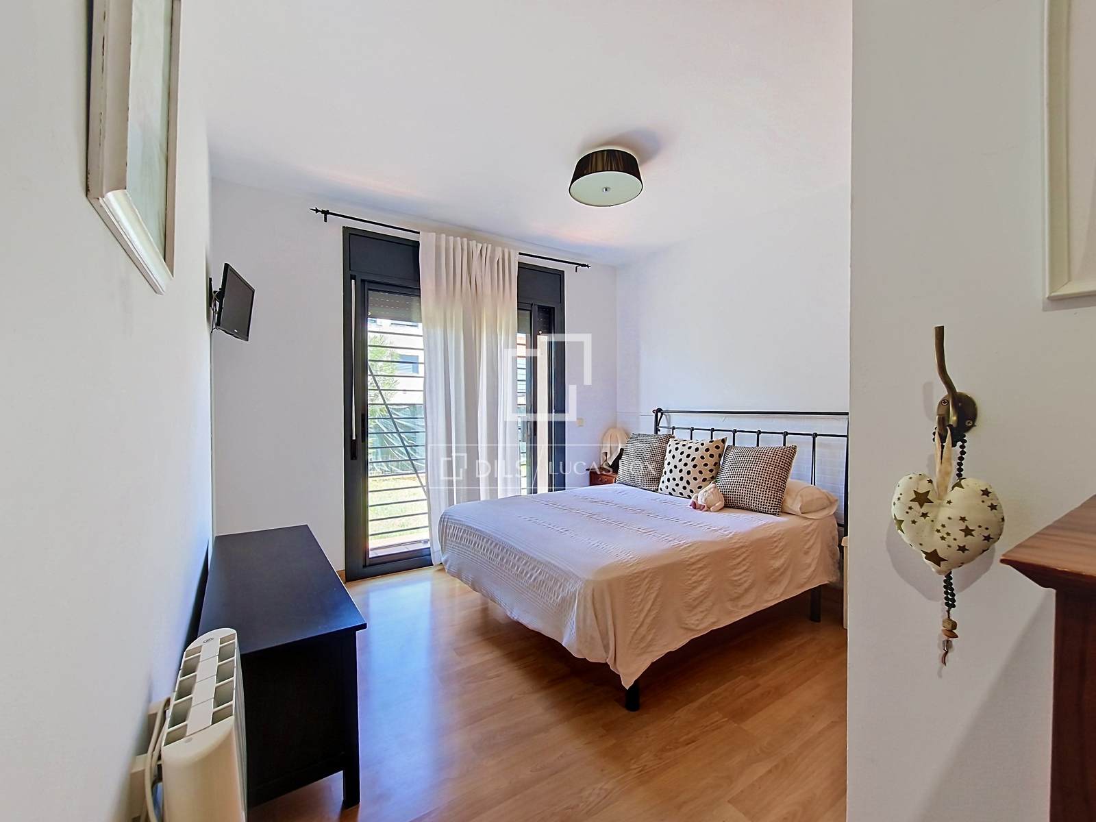 Dzīvoklis Cubelles, Barcelona, Spānijā 4 istabas, 120 m2 Nr. 196231