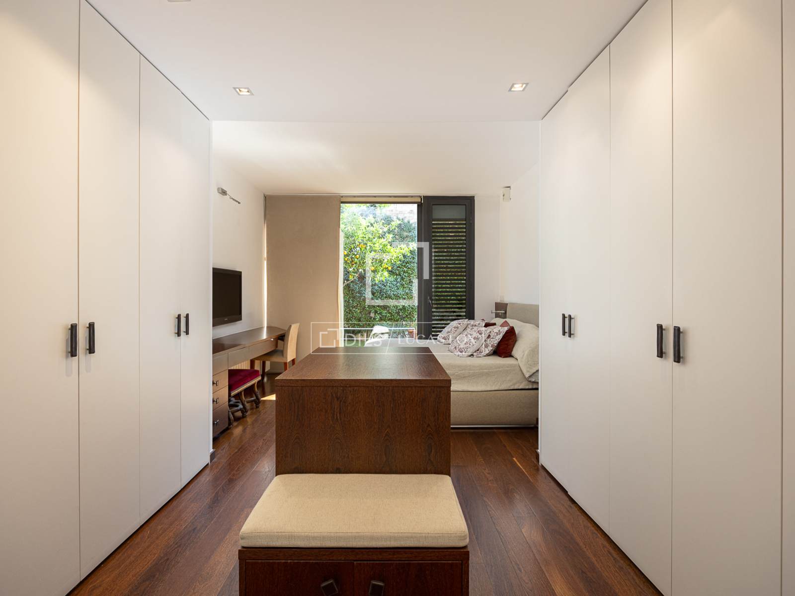 Villa a Barcelona, Spagna 4 camere da letto, 285 mq. N° 196234
