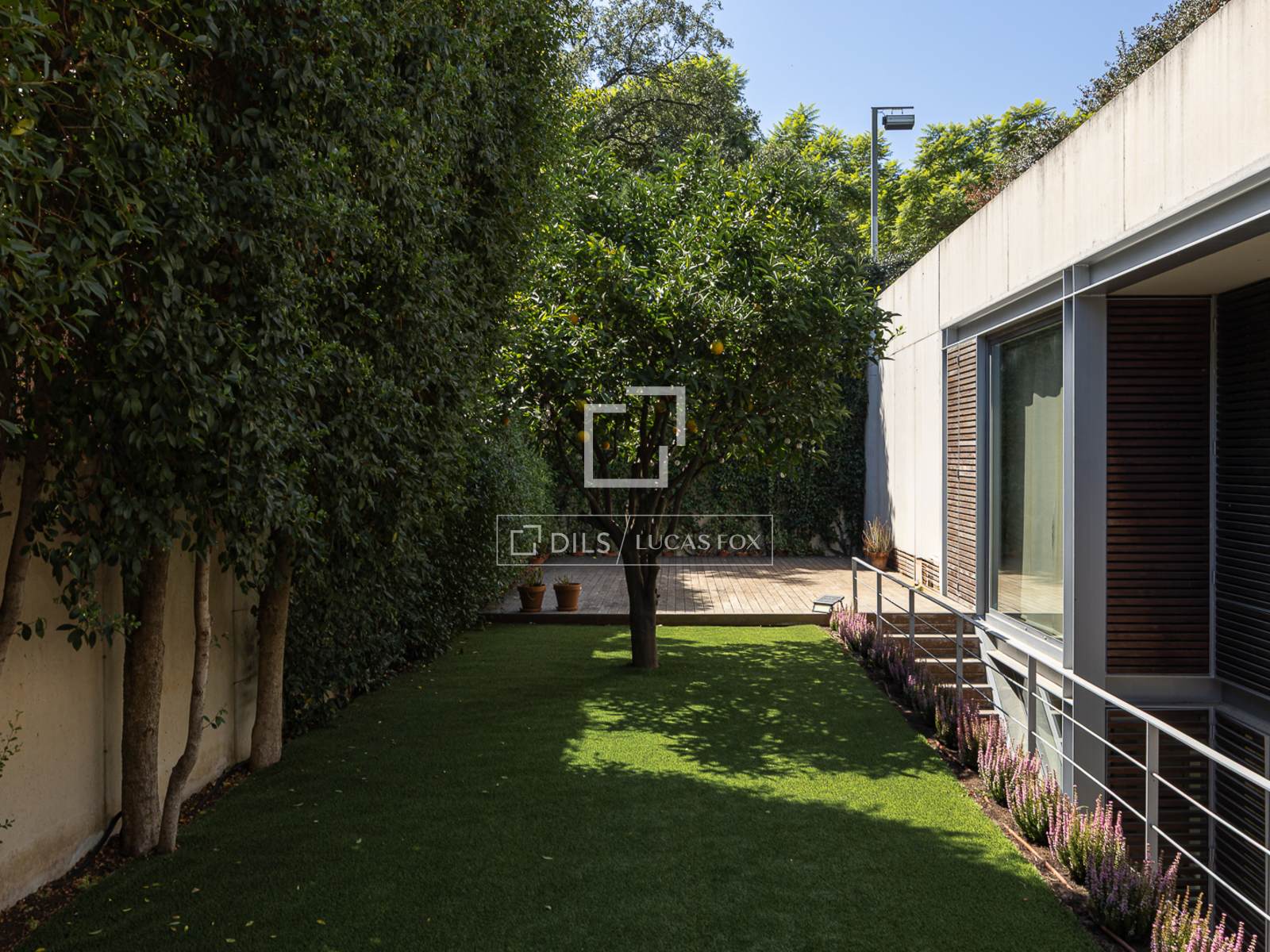 Villa a Barcelona, Spagna 4 camere da letto, 285 mq. N° 196234