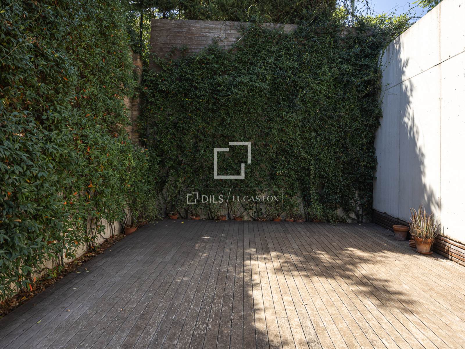 Villa a Barcelona, Spagna 4 camere da letto, 285 mq. N° 196234