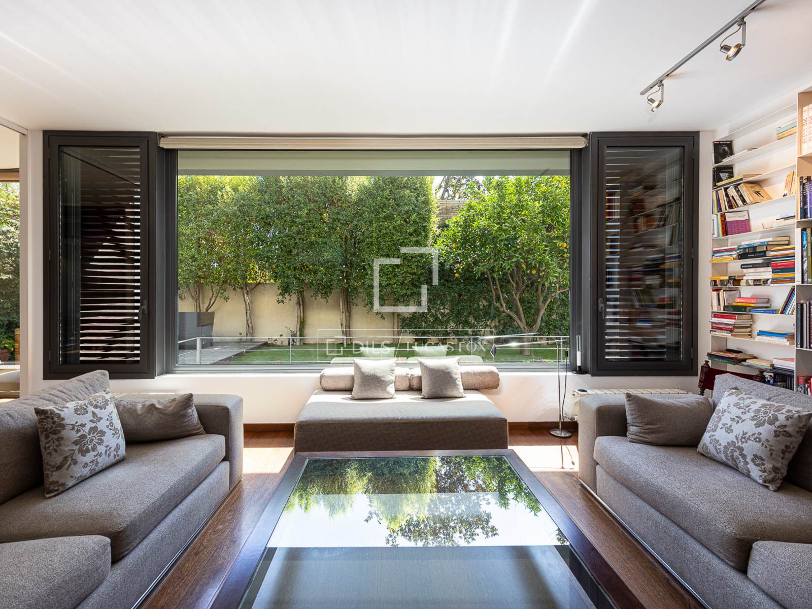 Villa a Barcelona, Spagna 4 camere da letto, 285 mq. N° 196234