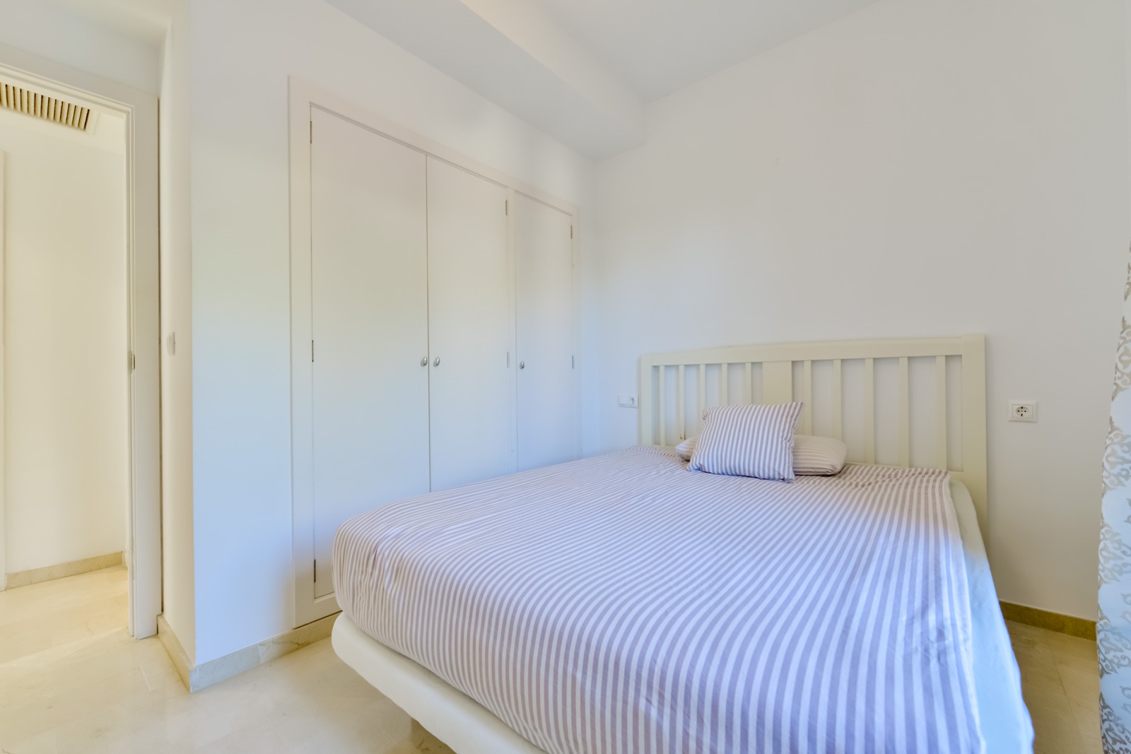 Villa en Finestrat, Alicante, España 4 dormitorios, 265 m2 No. 192492