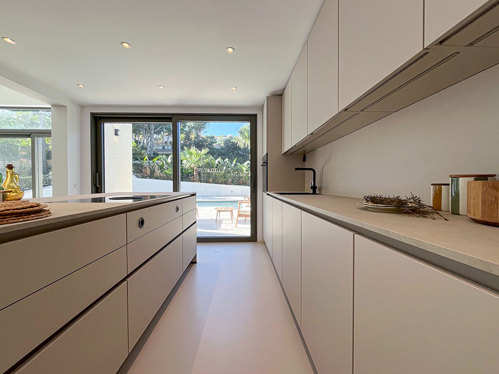Villa in Santa Ponsa, Mallorca, Spain 4 bedrooms, 235 sq.m. No. 148147