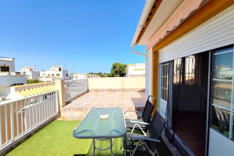 Casa adosada en Torrevieja, Alicante, España 6 dormitorios, 88 m2 No. 190150