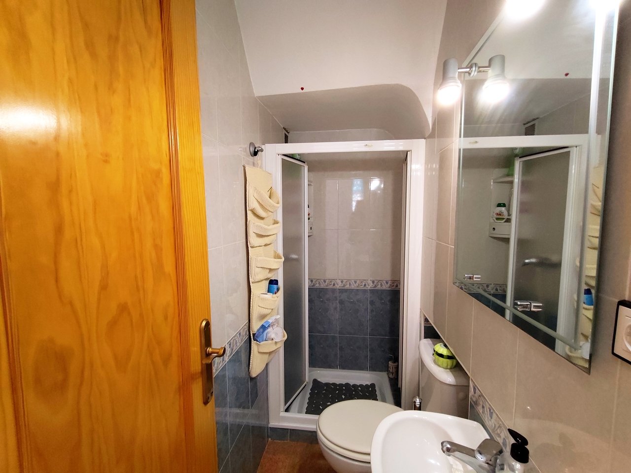 Townhouse à Torrevieja, Alicante, Espagne 6 chambres, 88 m2 No. 190150