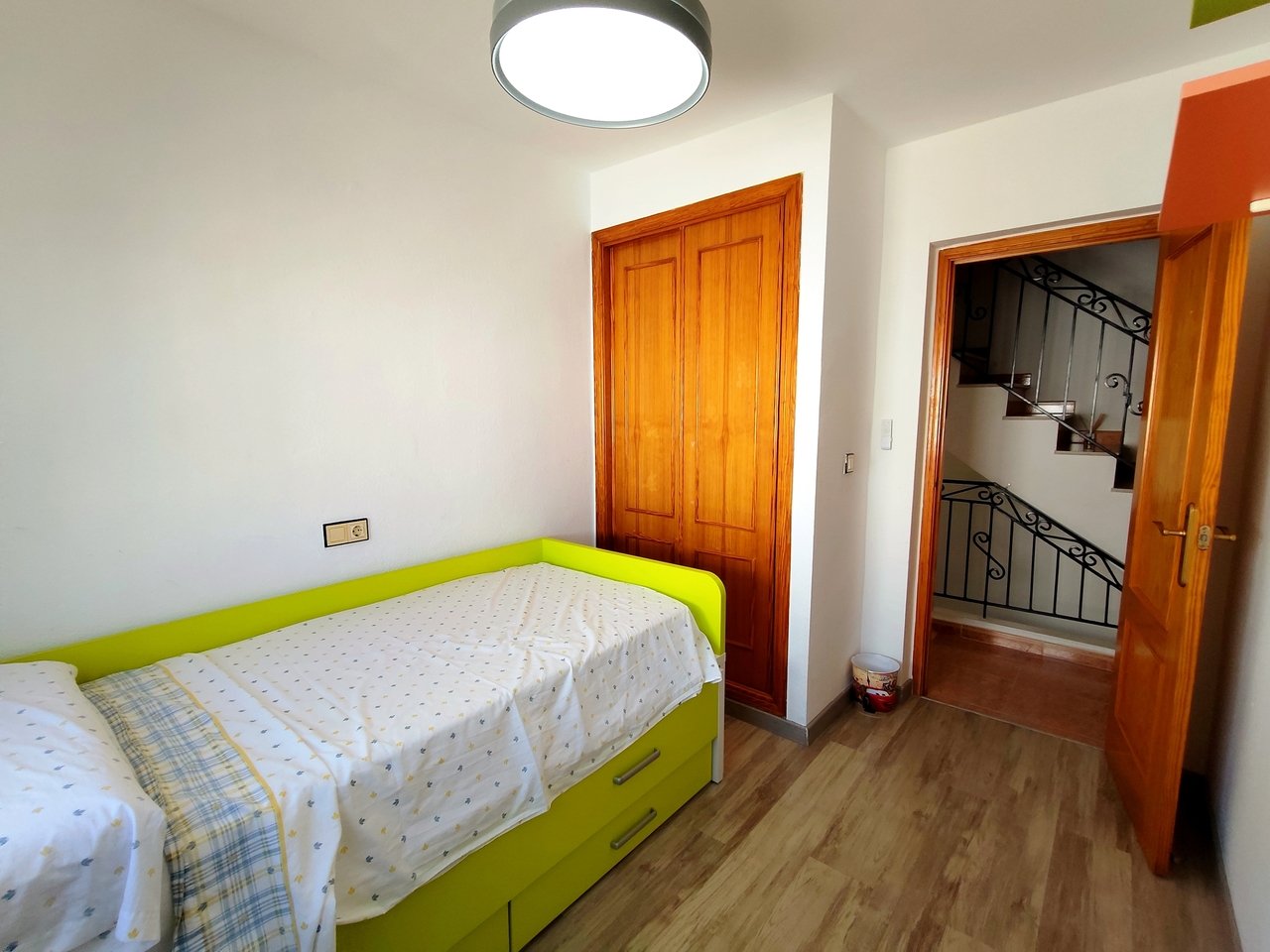 Townhouse à Torrevieja, Alicante, Espagne 6 chambres, 88 m2 No. 190150