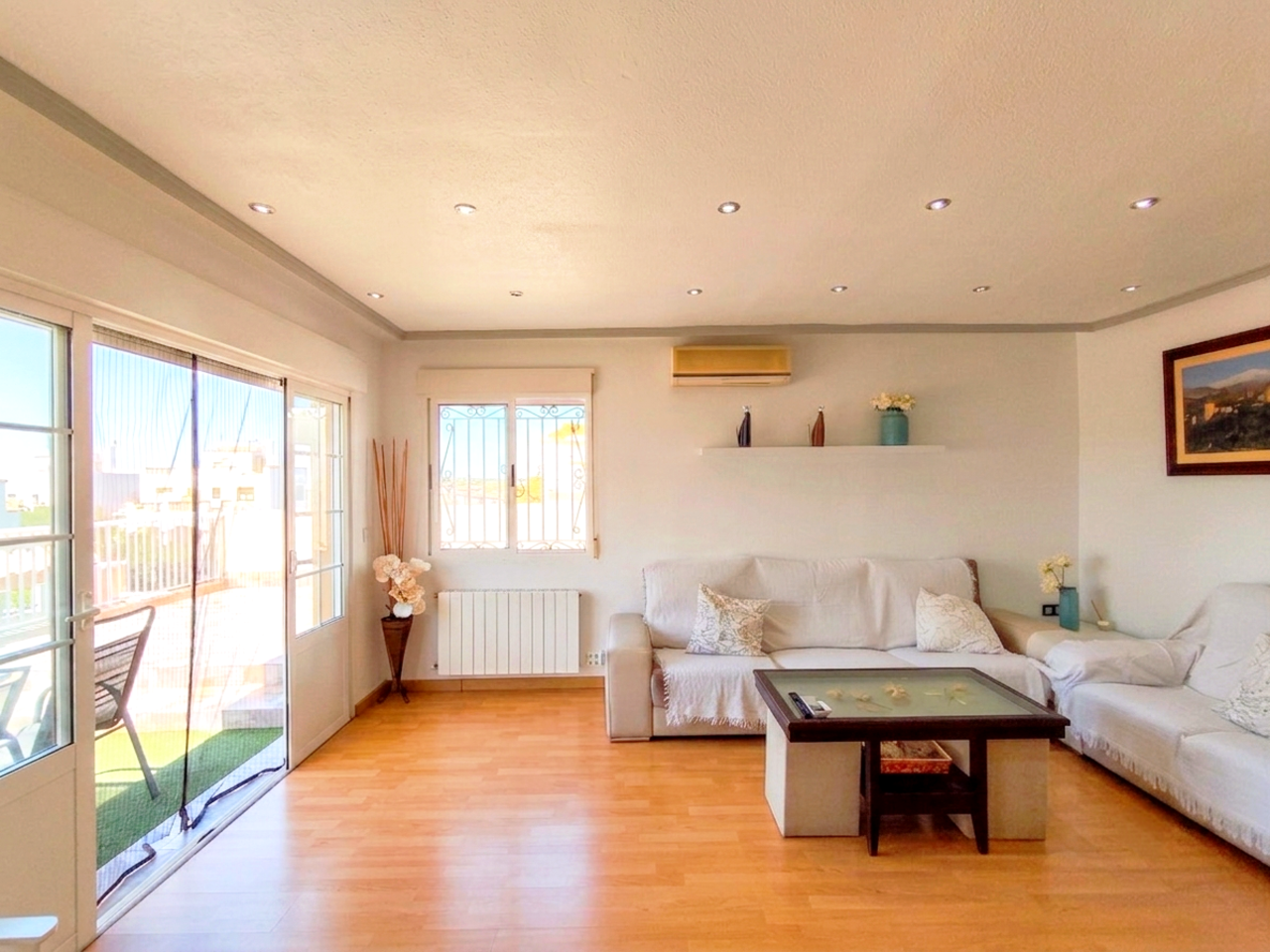 Townhouse à Torrevieja, Alicante, Espagne 6 chambres, 88 m2 No. 190150