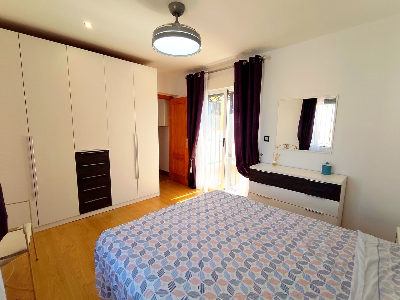 Townhouse à Torrevieja, Alicante, Espagne 6 chambres, 88 m2 No. 190150
