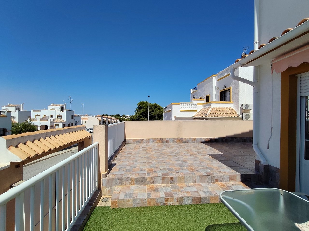 Townhouse à Torrevieja, Alicante, Espagne 6 chambres, 88 m2 No. 190150