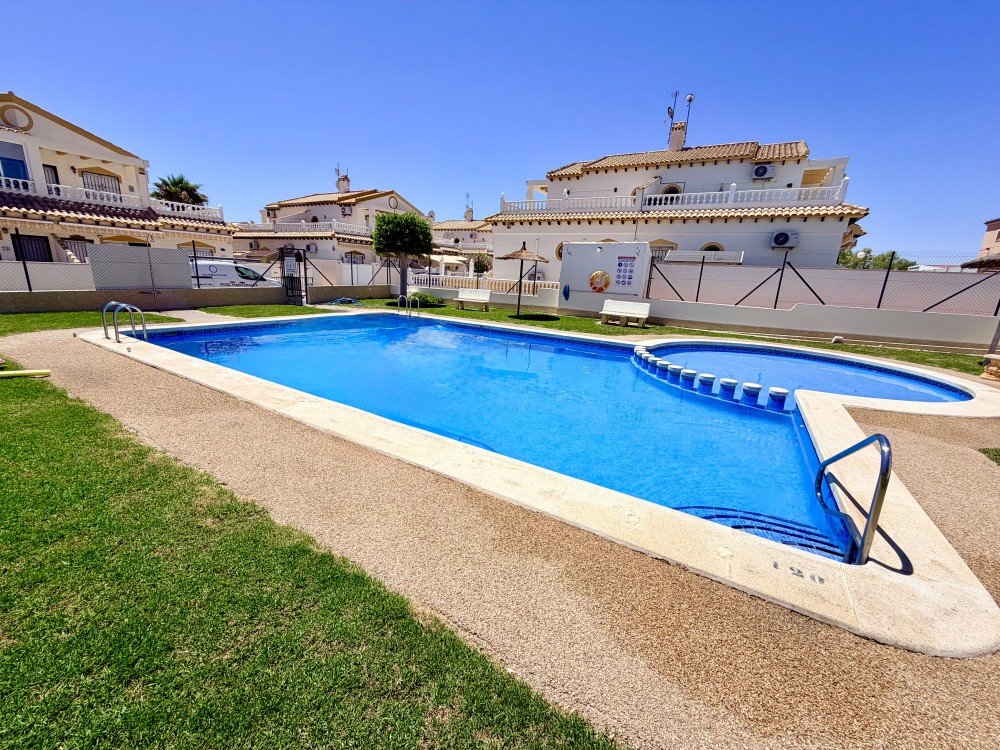 Kaupunkipientalo Alicante, Espanja 3 makuuhuonetta, 104 m2 No. 190148